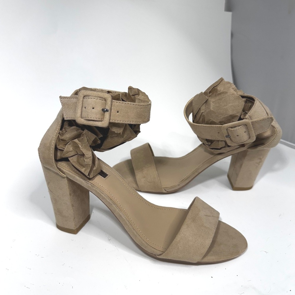 BCBGeneration Tan Faux Suede Block Heel Sandals Ankle Strap Buckle Womens 8 - Picture 2 of 8
